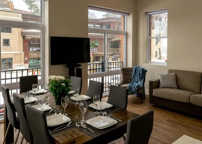 Lake Placid Inn: Main Street